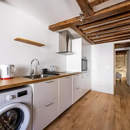 Typical Parisian Flat - Le Marais - Musee Picasso Paris